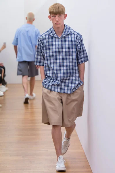 Look 5